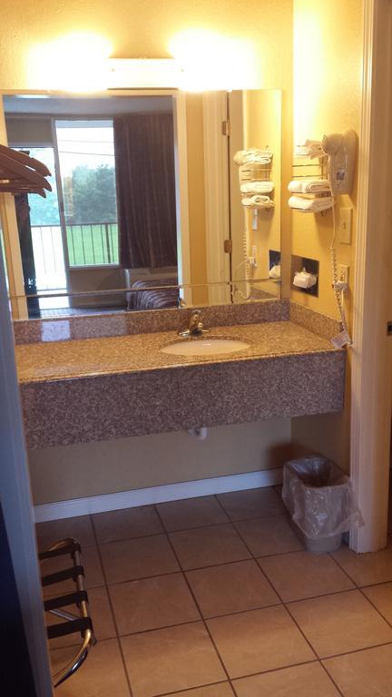 Sunbelt Lodge Motel Abbeville Екстериор снимка